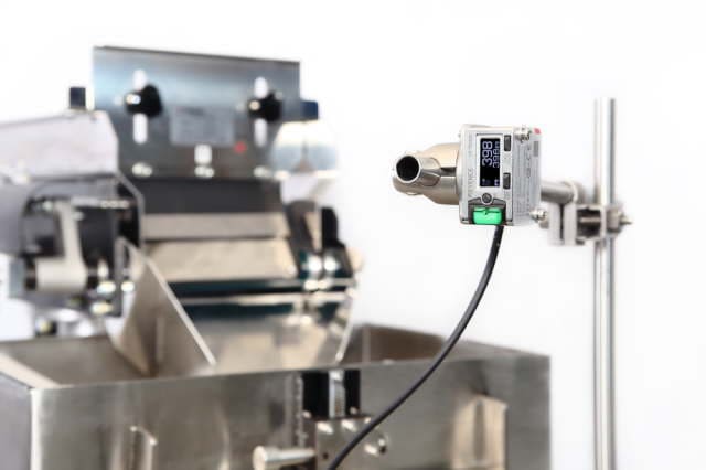 ホッパーコンベヤ原料投入機